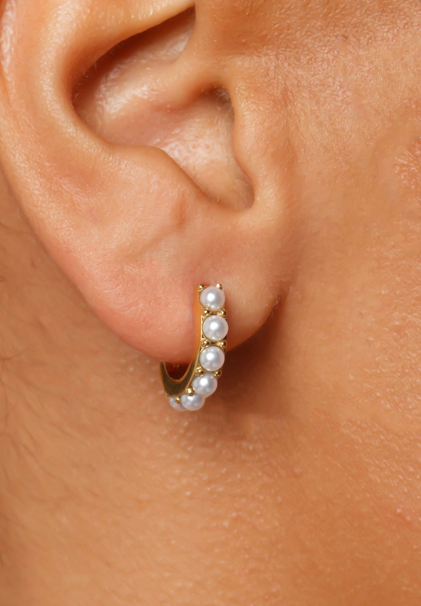 Vera Pearl Earrings